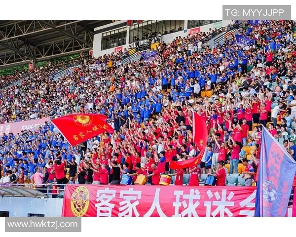 足球明星亲临现场签名活动热潮引发球迷狂欢与期待 足球明星亲临现场签名活动热潮引发球迷狂欢与期待